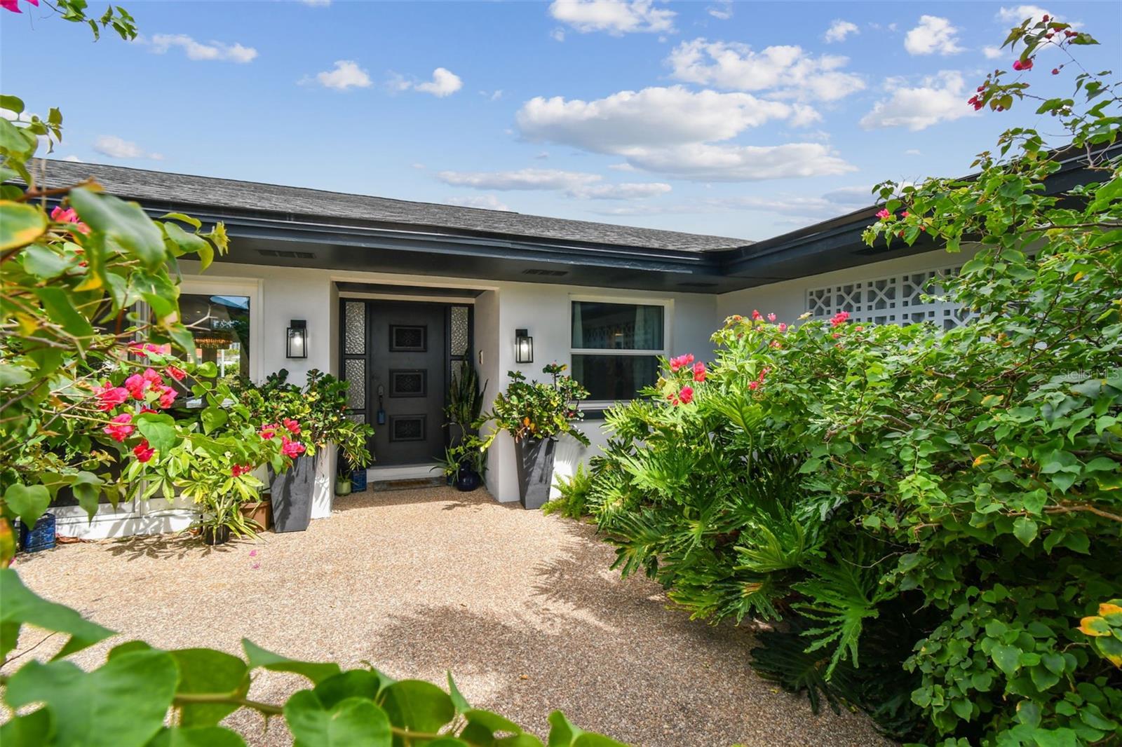 Image 9 of 100 For 221 Howard Drive