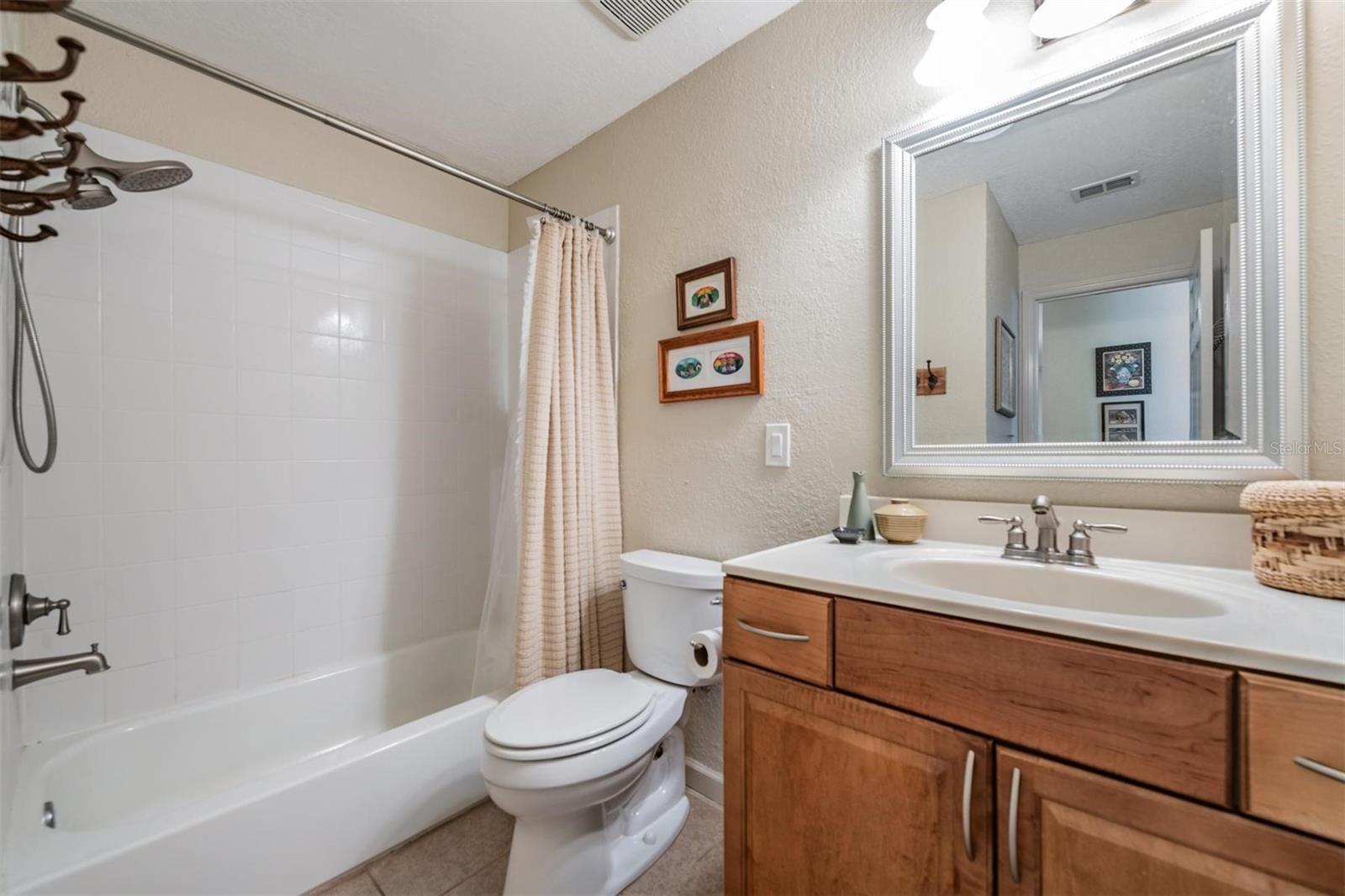 Image 16 of 38 For 10103 Sailwinds Boulevard N 201