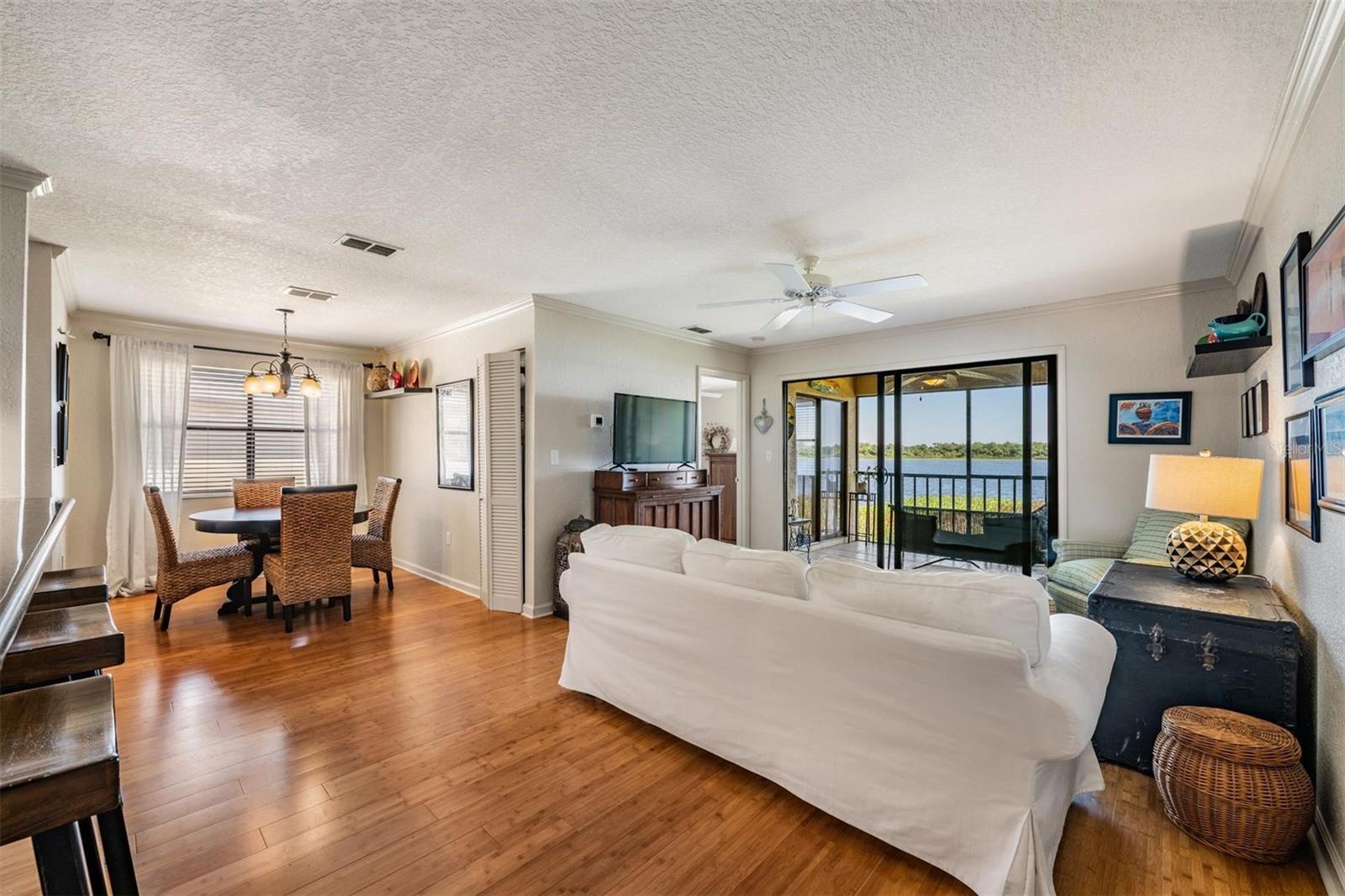 Image 21 of 38 For 10103 Sailwinds Boulevard N 201