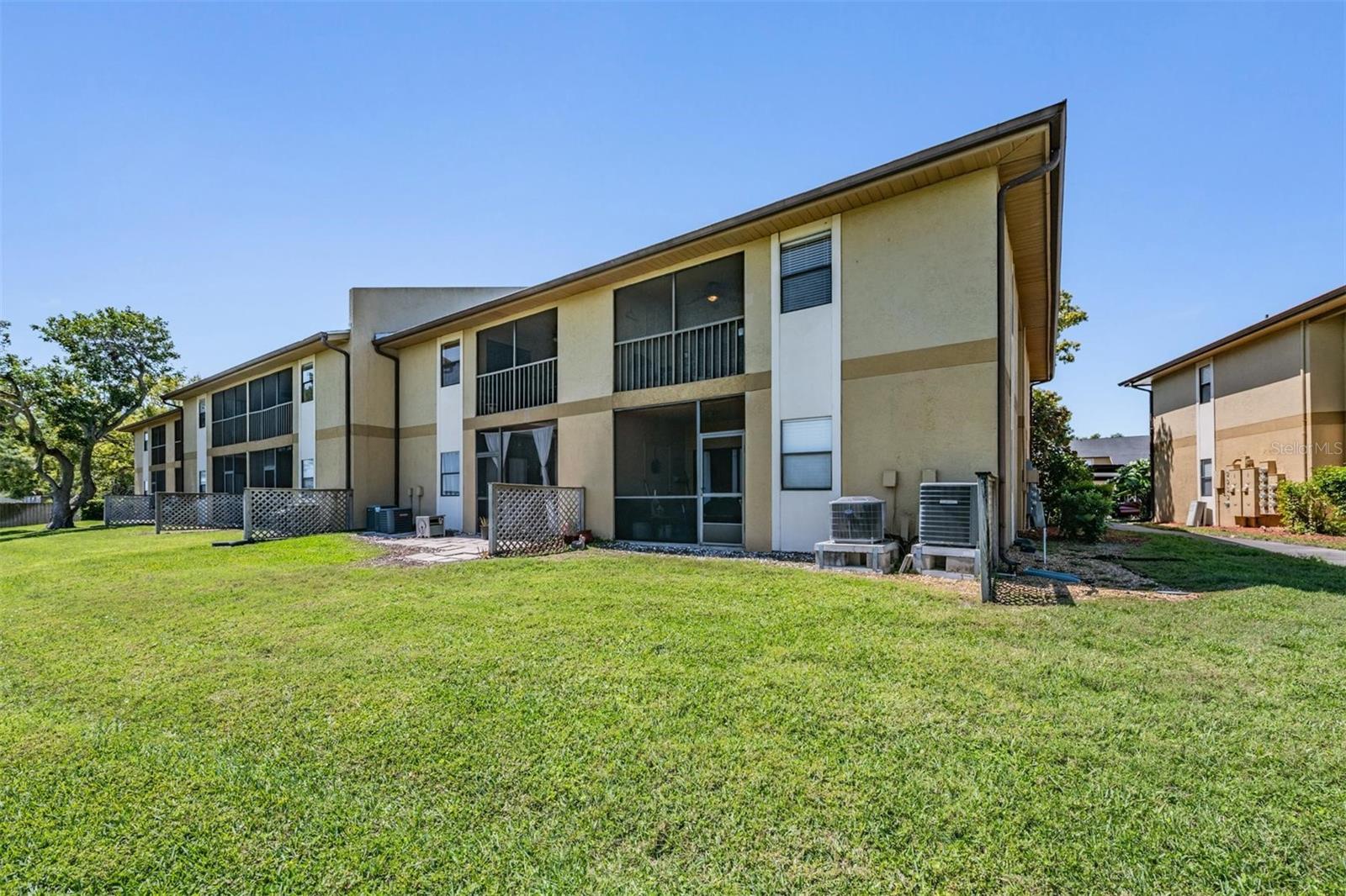 Image 36 of 38 For 10103 Sailwinds Boulevard N 201