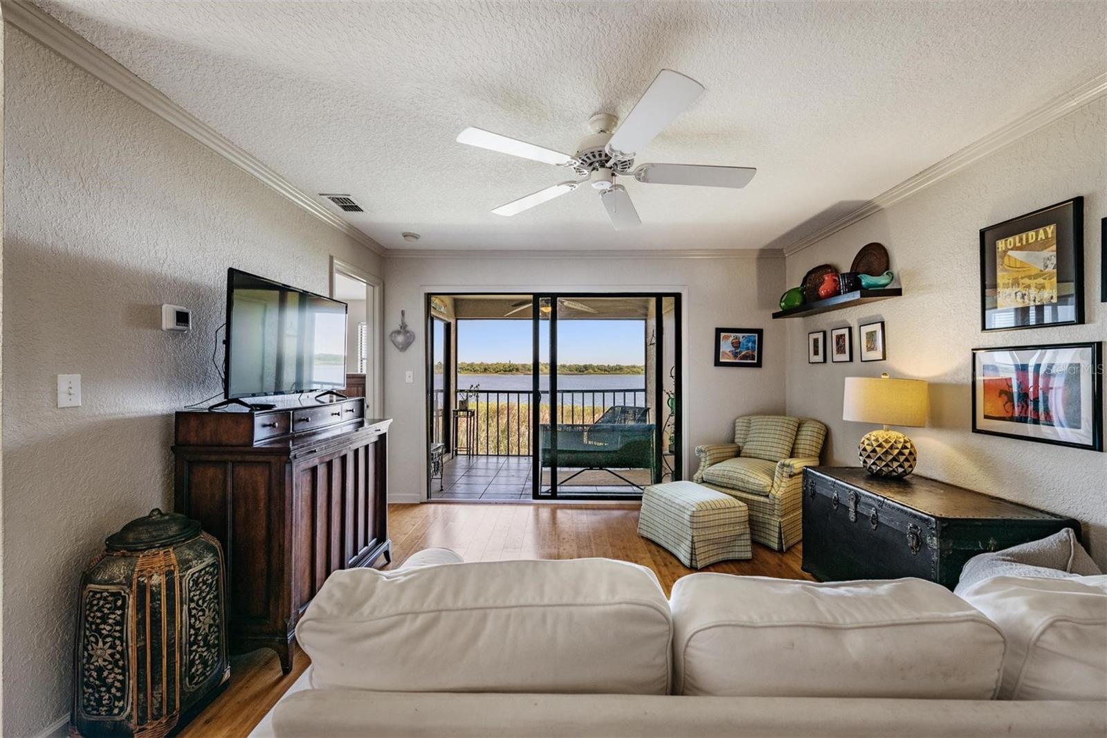 Image 4 of 38 For 10103 Sailwinds Boulevard N 201