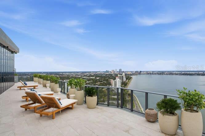 Image 29 of 36 For 3015 Ysabella Avenue 2103