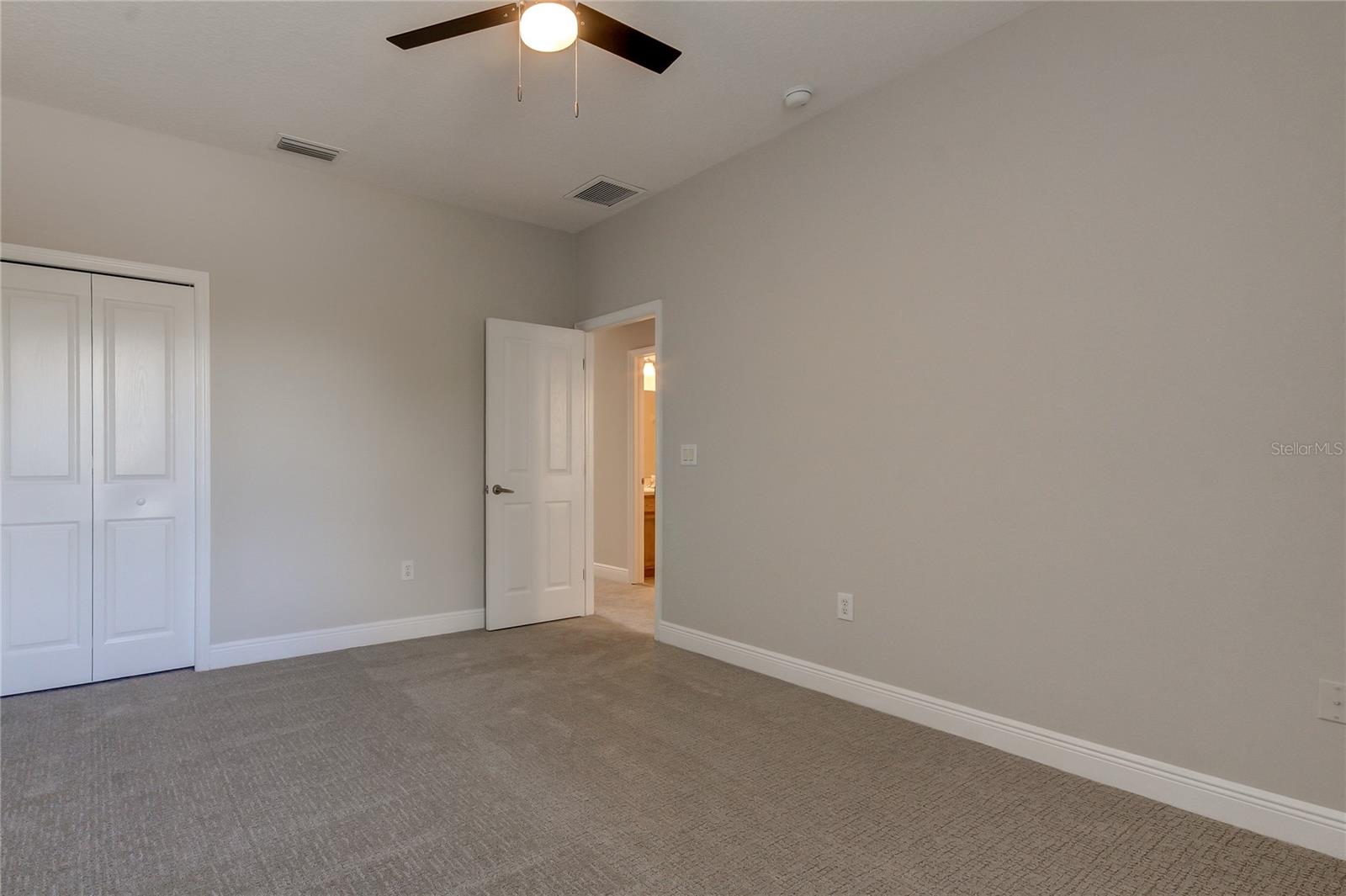 Image 12 of 55 For 14606 Bournemouth Road