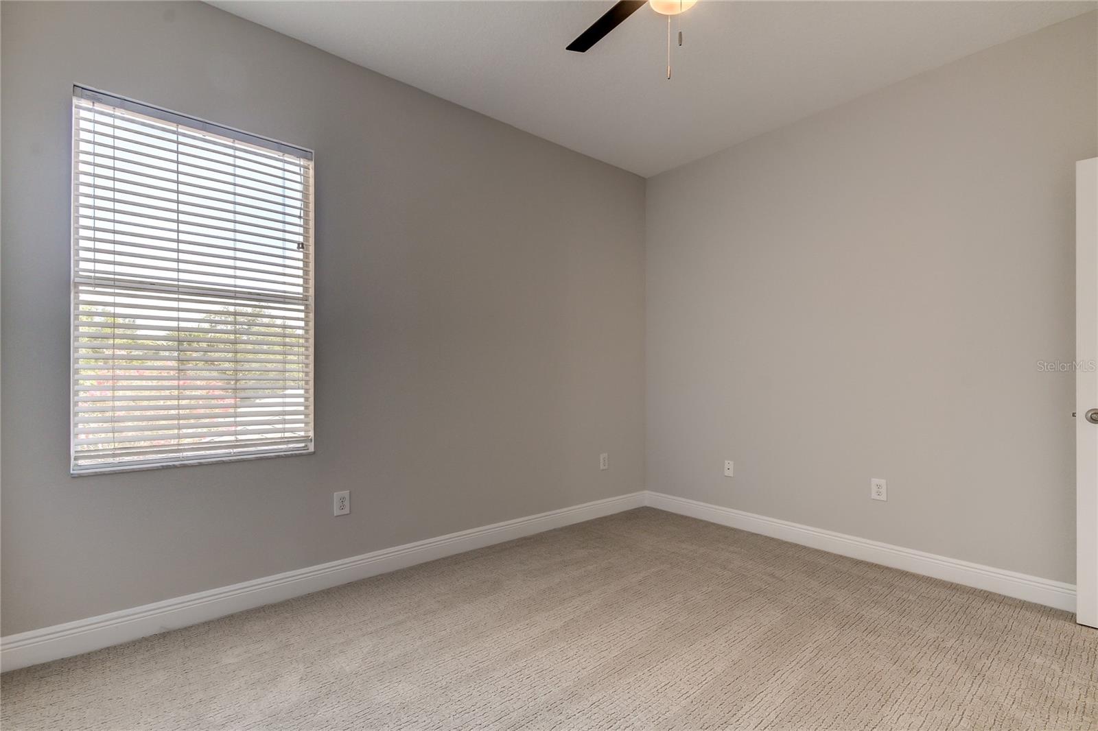 Image 17 of 55 For 14606 Bournemouth Road