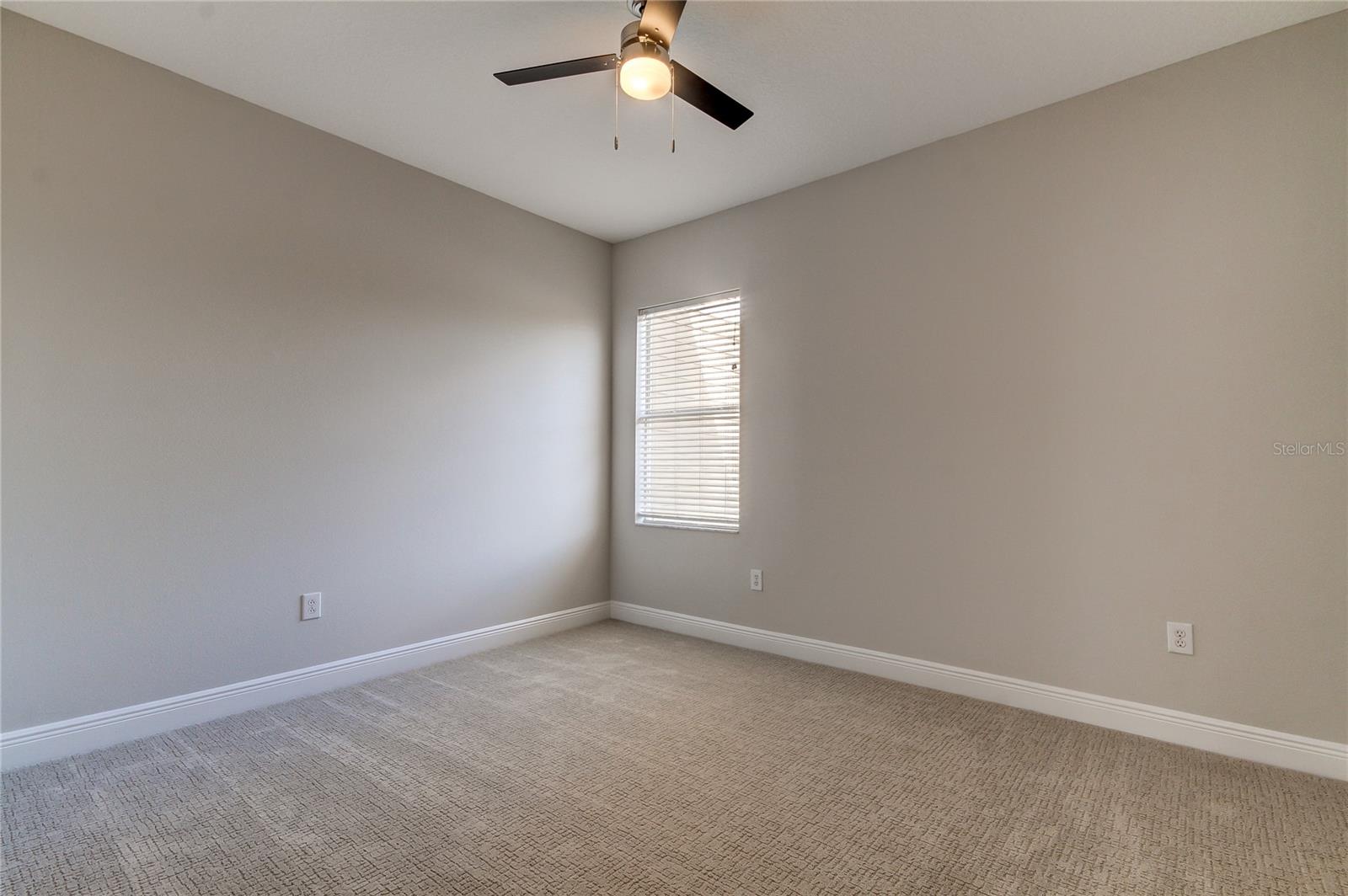 Image 18 of 55 For 14606 Bournemouth Road