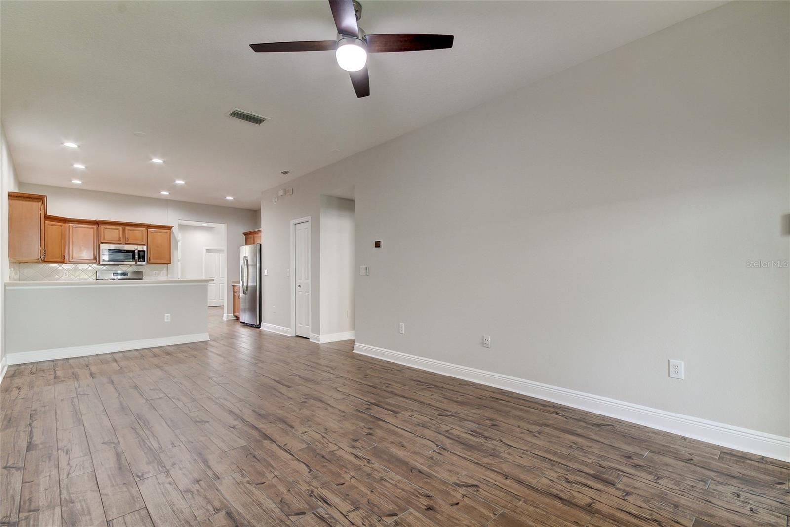 Image 30 of 55 For 14606 Bournemouth Road