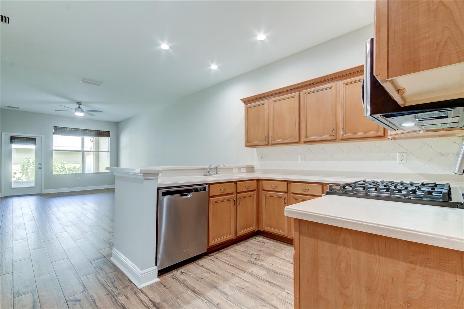 Image 38 of 55 For 14606 Bournemouth Road