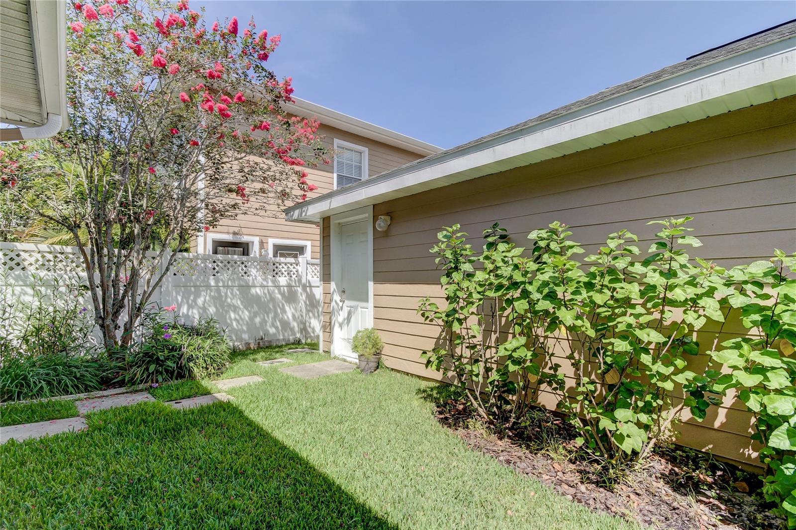 Image 5 of 55 For 14606 Bournemouth Road