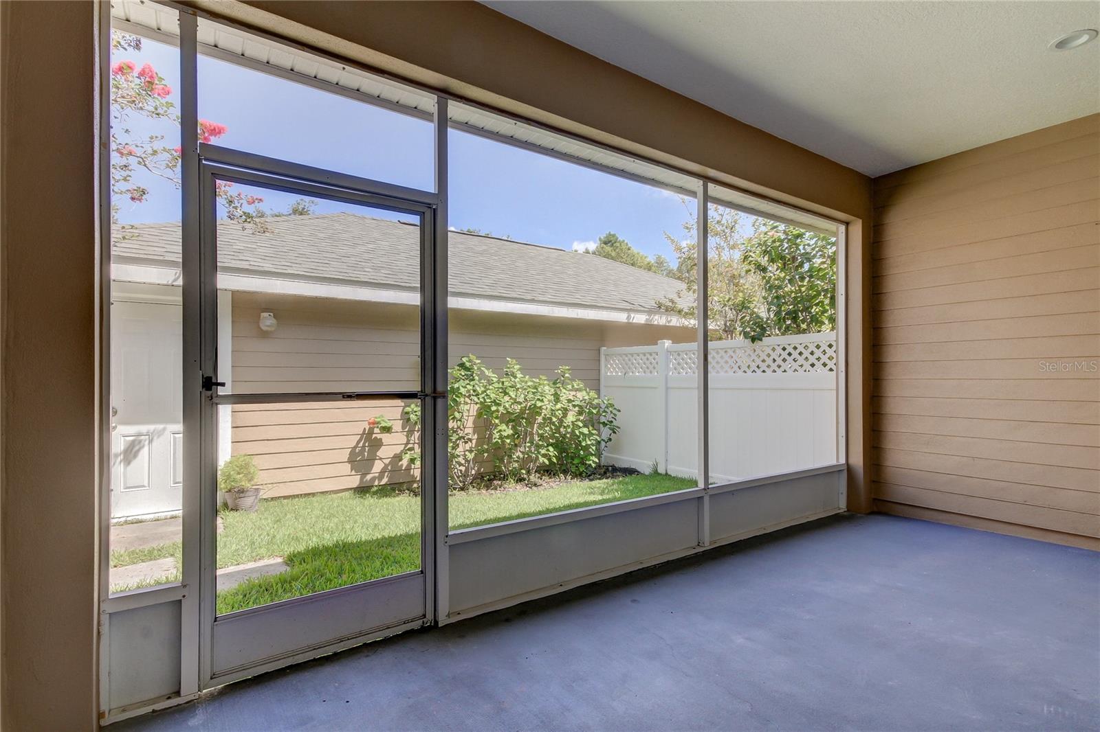 Image 6 of 55 For 14606 Bournemouth Road