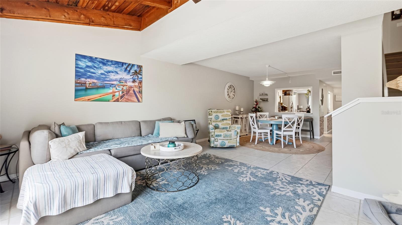 Image 13 of 34 For 318 Windrush Boulevard 9