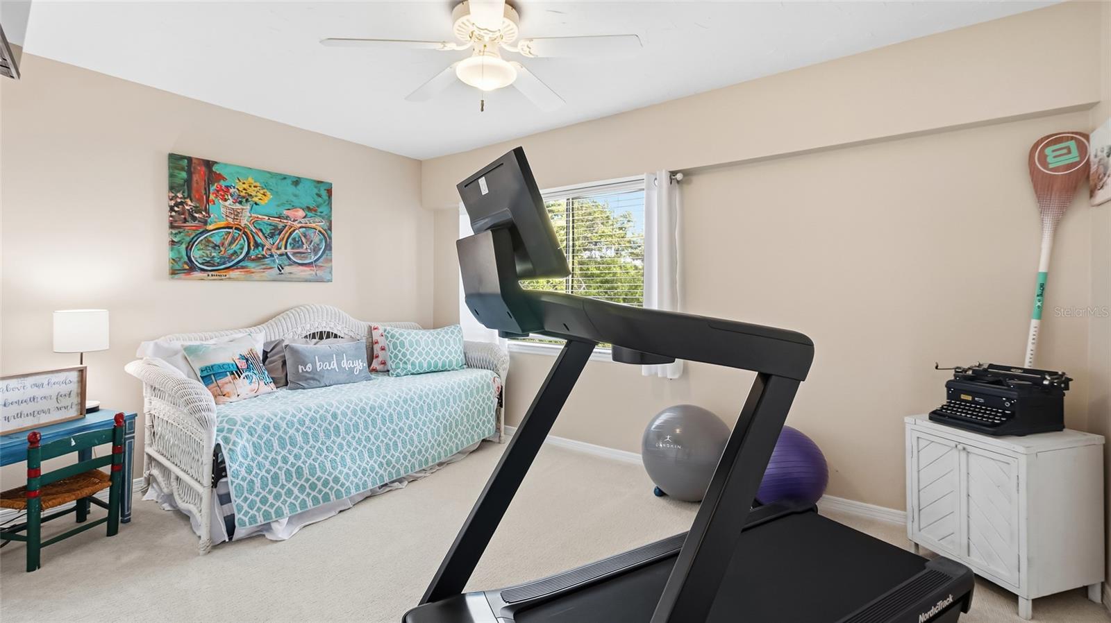 Image 21 of 34 For 318 Windrush Boulevard 9