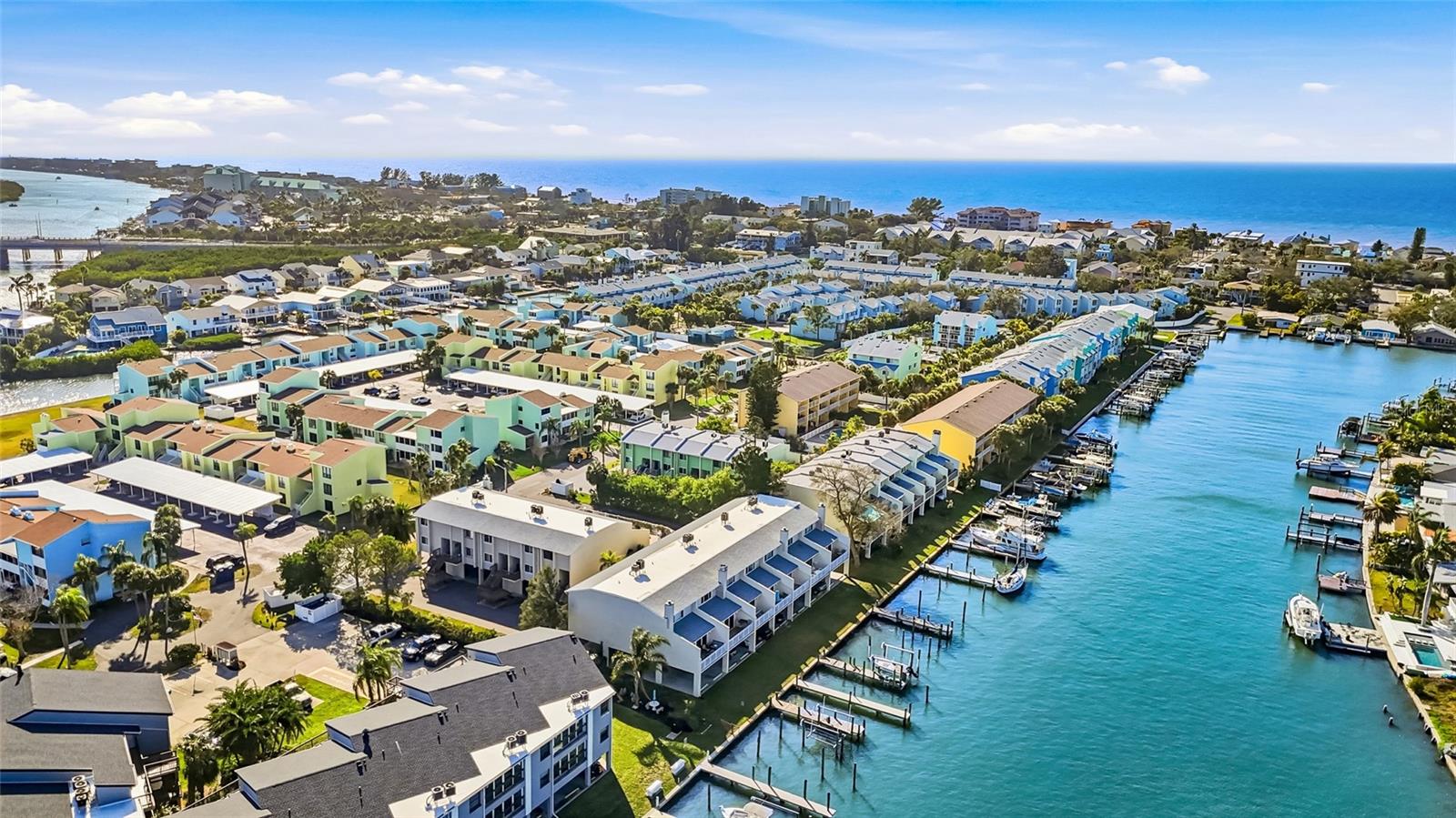 Image 29 of 34 For 318 Windrush Boulevard 9