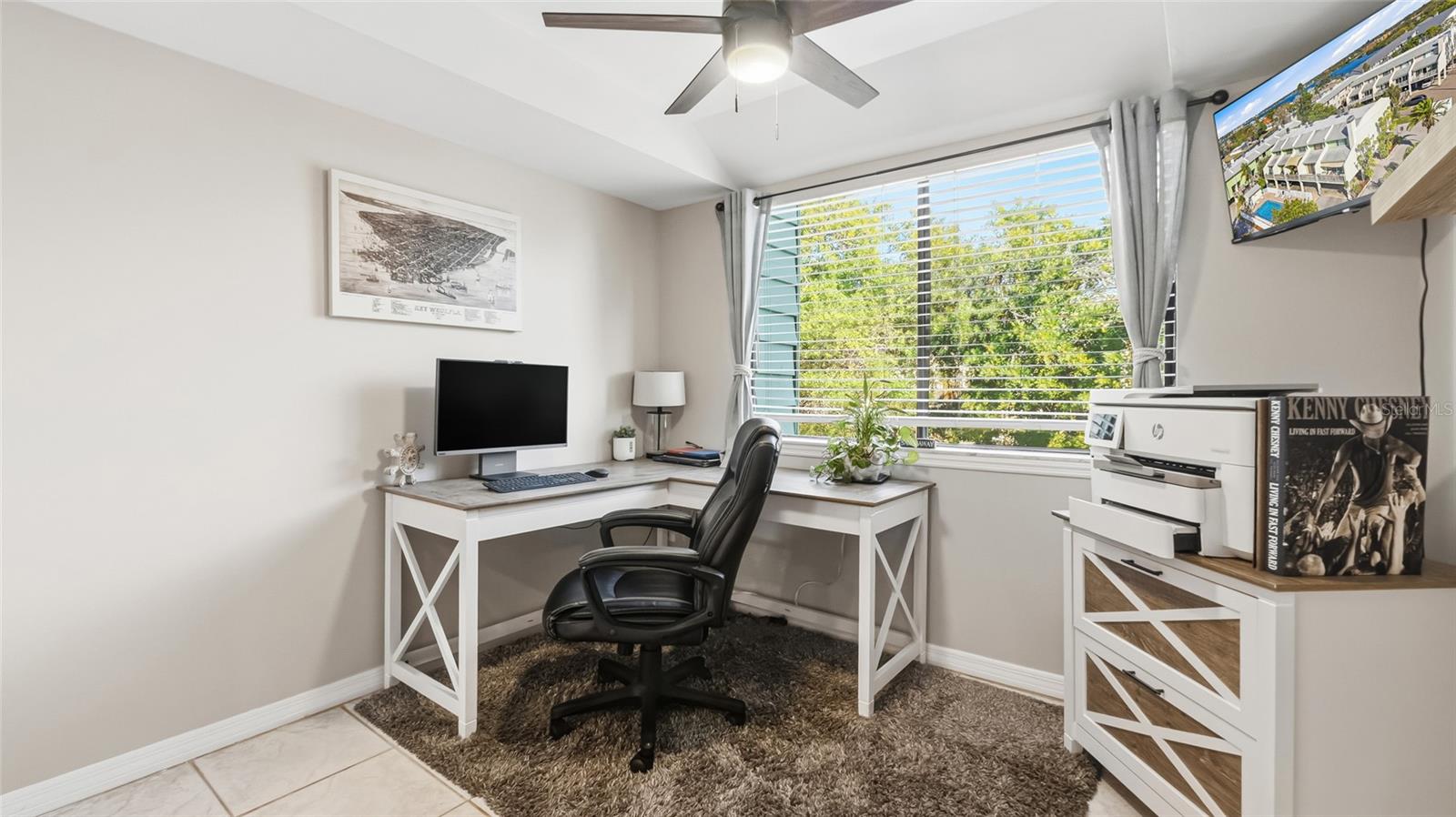 Image 3 of 34 For 318 Windrush Boulevard 9