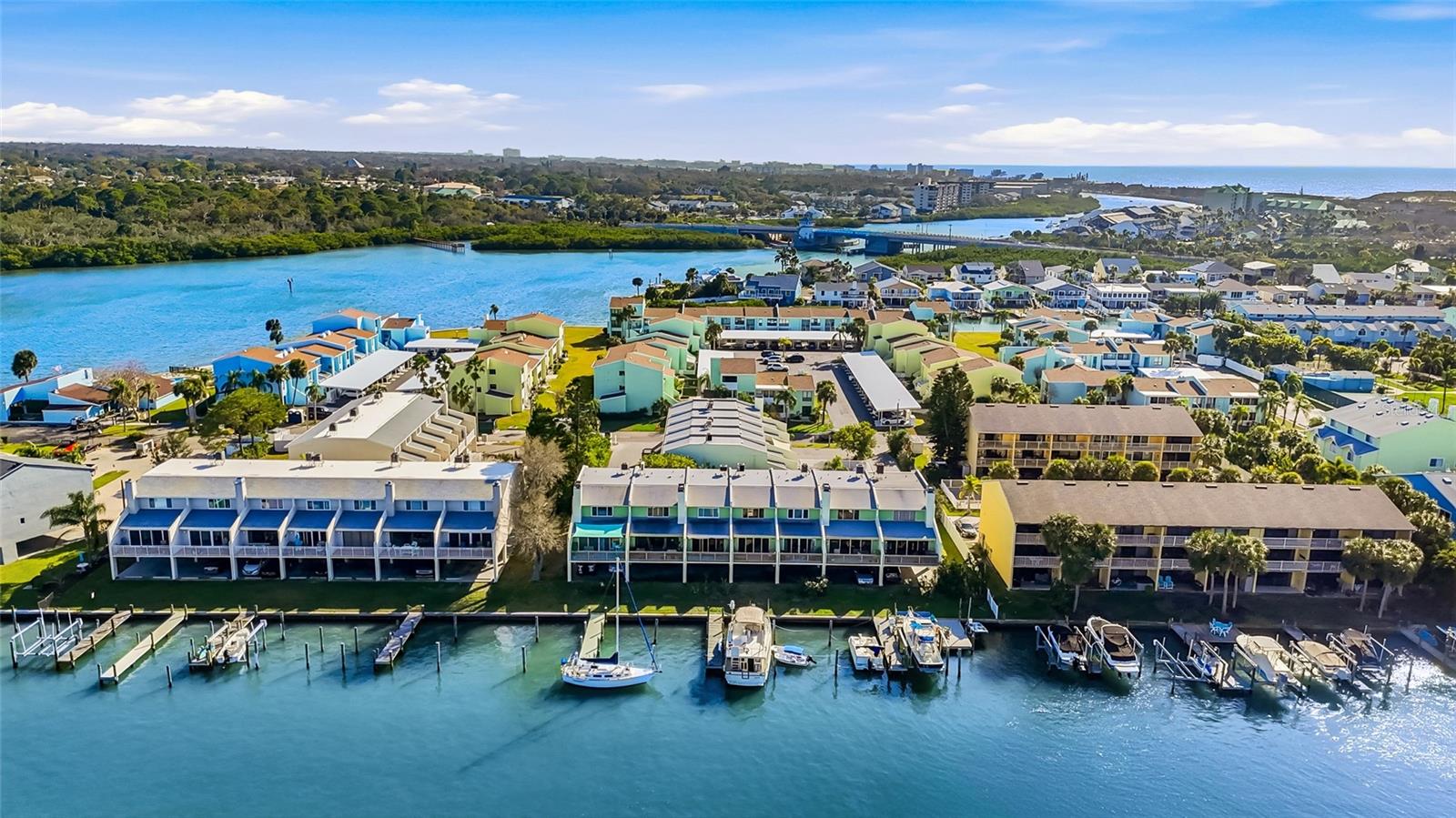 Image 31 of 34 For 318 Windrush Boulevard 9