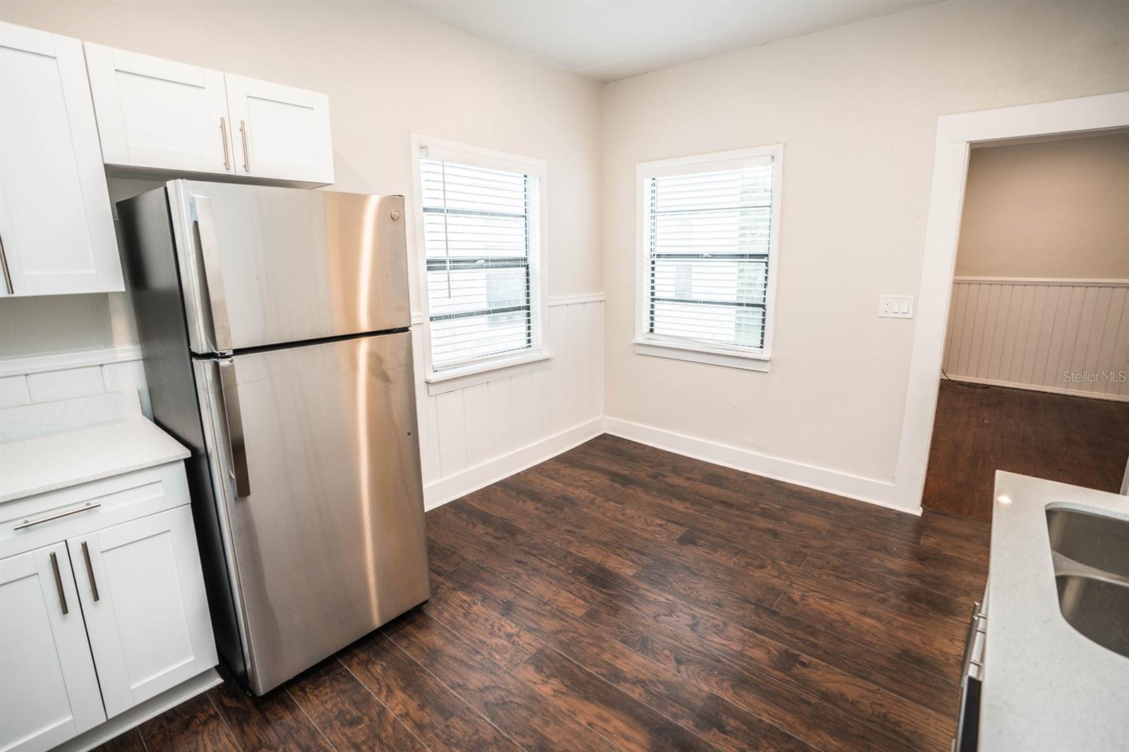 Image 10 of 30 For 409 Jean Street 4