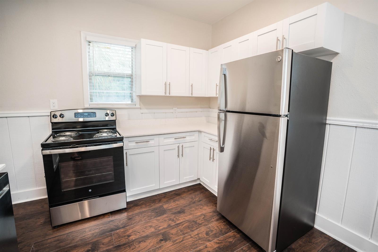 Image 11 of 30 For 409 Jean Street 4