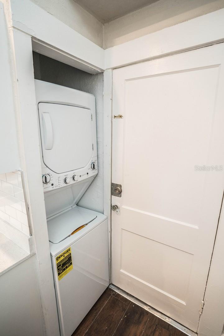 Image 17 of 30 For 409 Jean Street 4