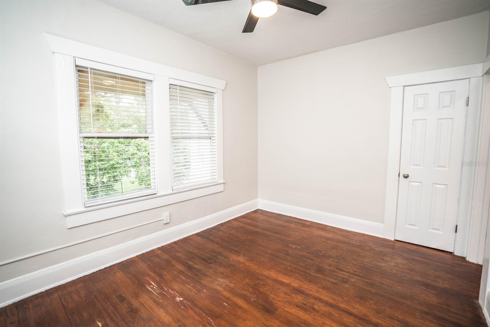 Image 18 of 30 For 409 Jean Street 4