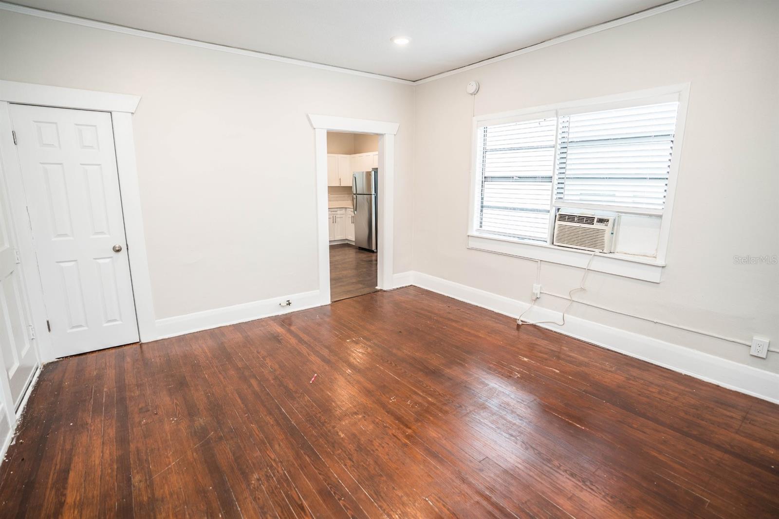 Image 20 of 30 For 409 Jean Street 4