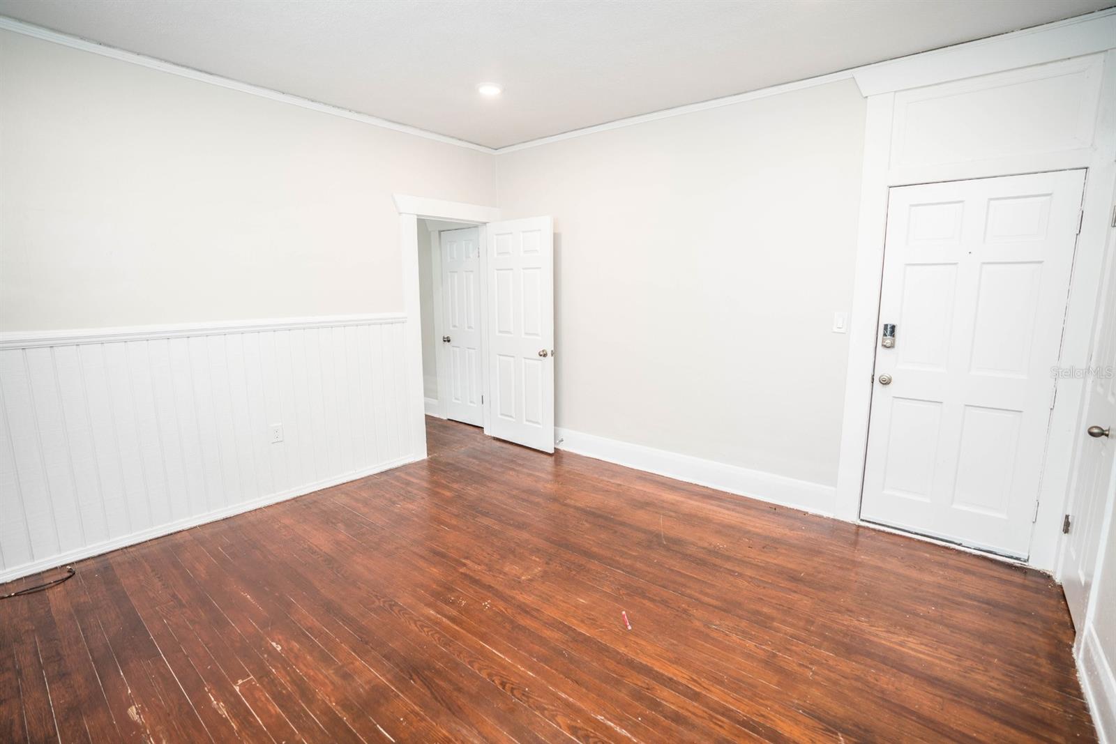 Image 22 of 30 For 409 Jean Street 4