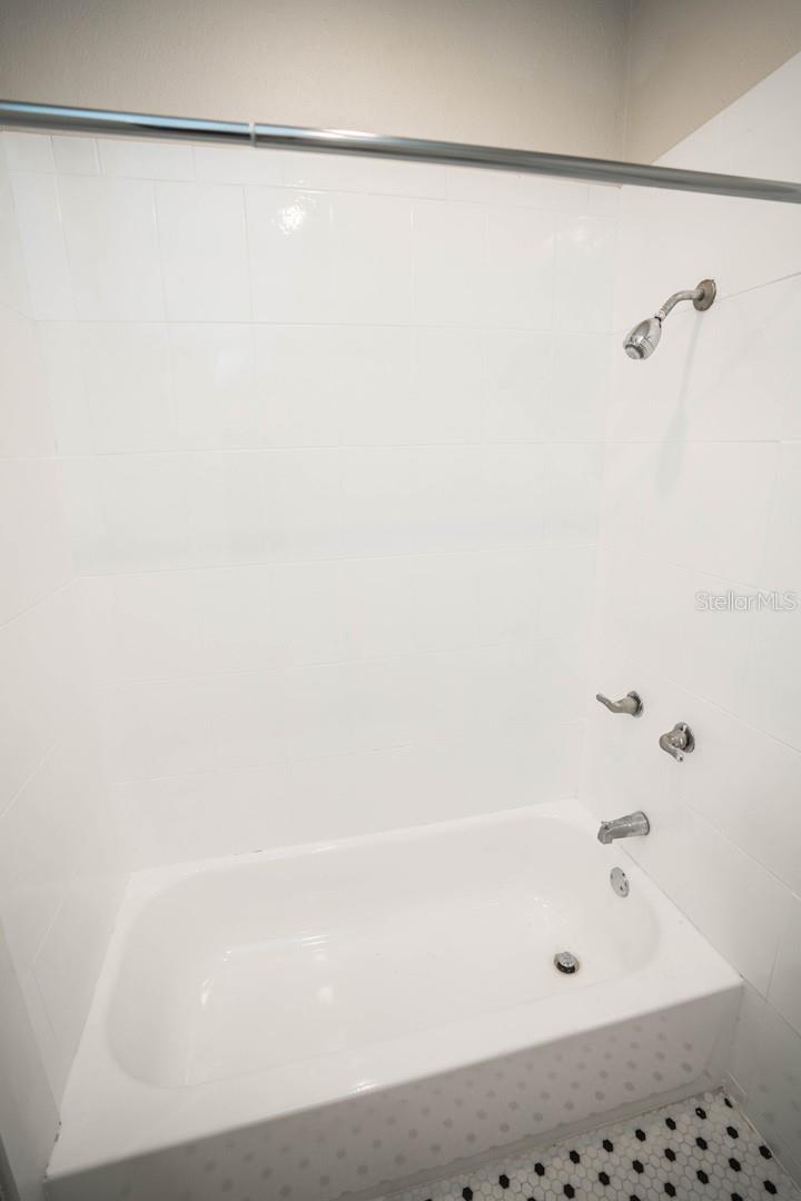 Image 23 of 30 For 409 Jean Street 4