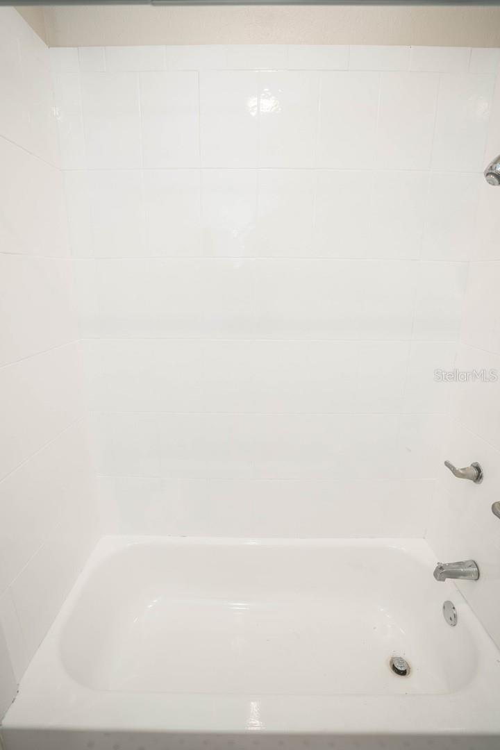 Image 24 of 30 For 409 Jean Street 4