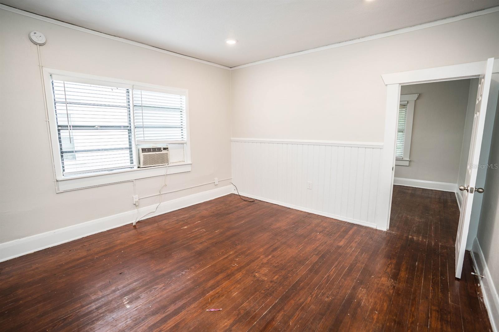 Image 4 of 30 For 409 Jean Street 4