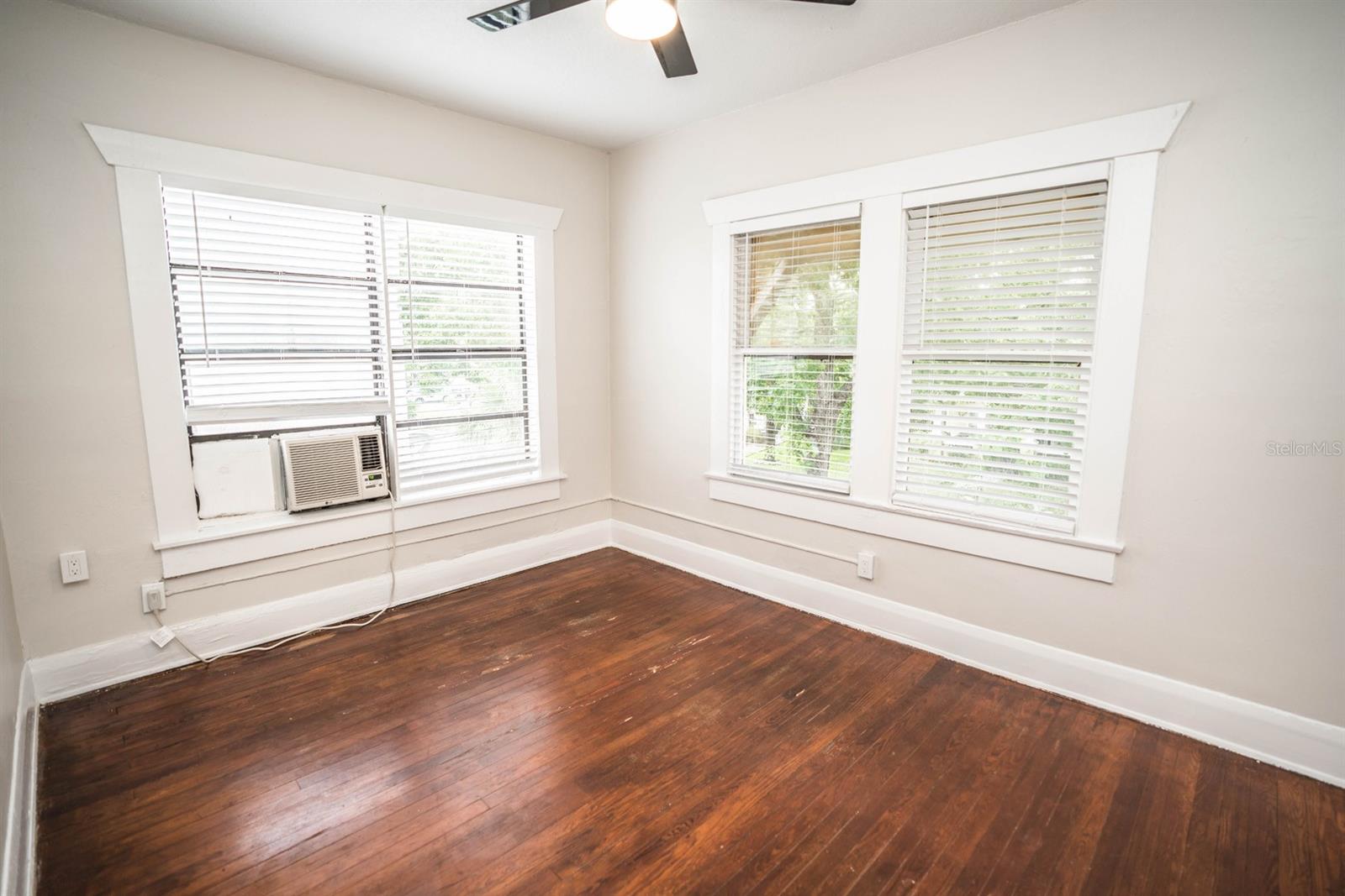 Image 5 of 30 For 409 Jean Street 4