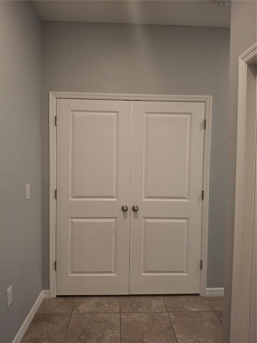 Image 20 of 39 For 7891 Stonebrook Circle