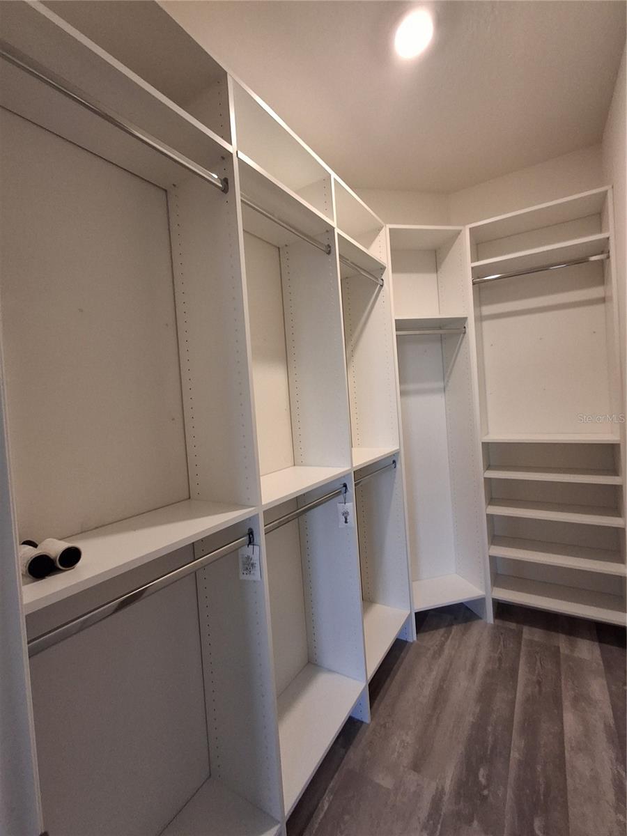 Image 35 of 39 For 7891 Stonebrook Circle