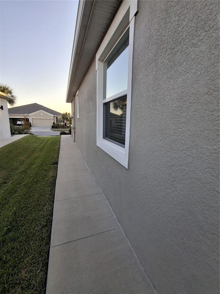 Image 4 of 39 For 7891 Stonebrook Circle