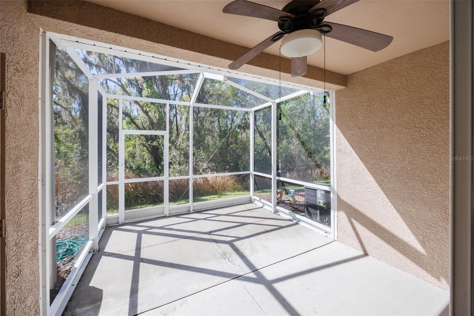 Image 25 of 53 For 15843 Fishhawk View Drive