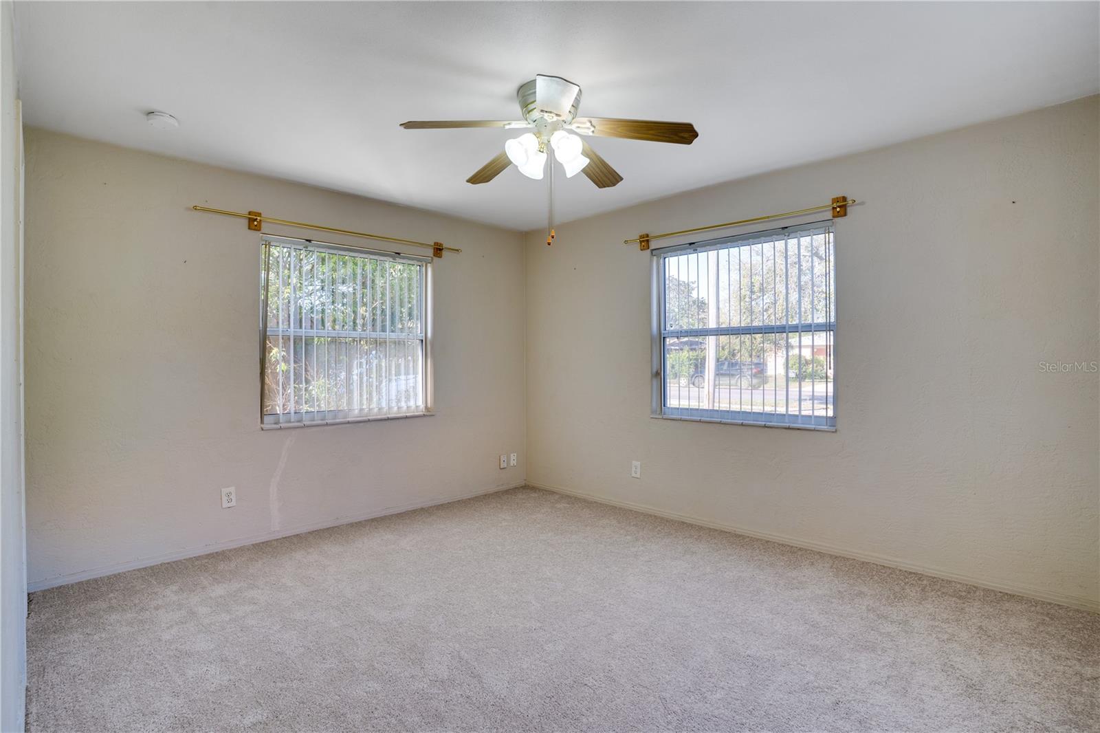 Image 21 of 37 For 2817 49th Street N