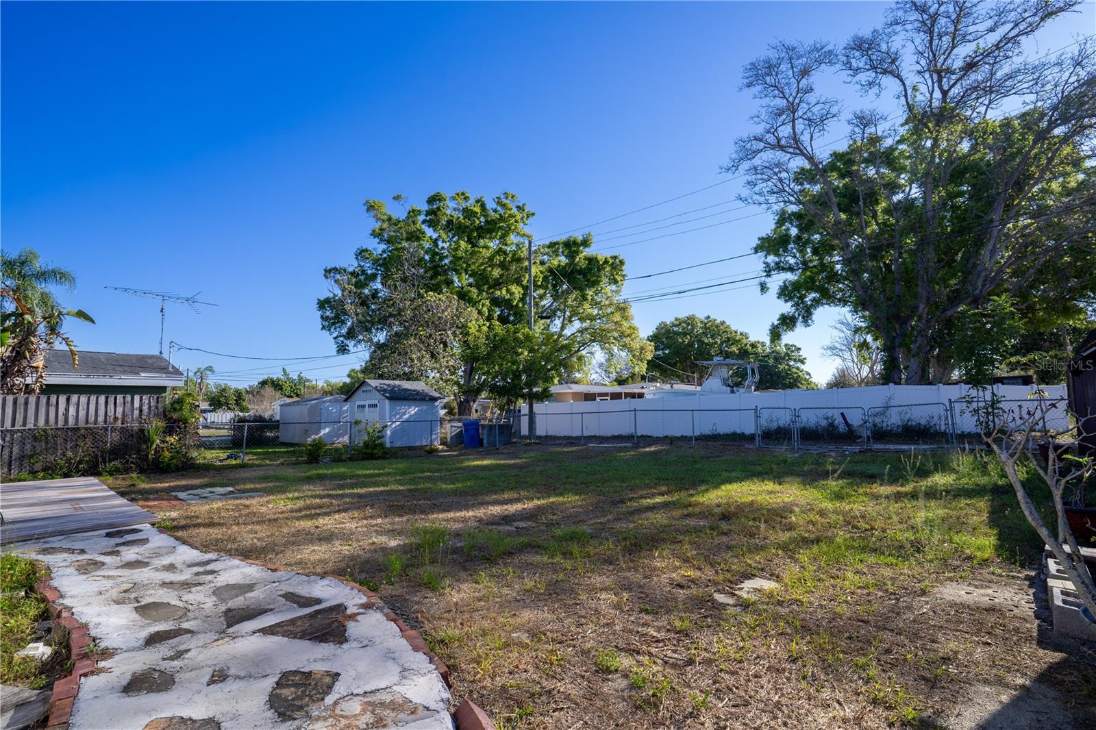 Image 27 of 37 For 2817 49th Street N