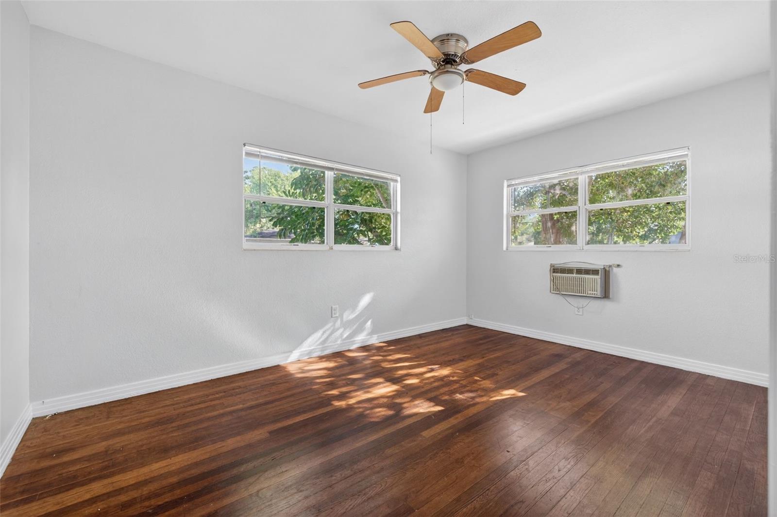 Image 18 of 28 For 1623 Dartmouth Street