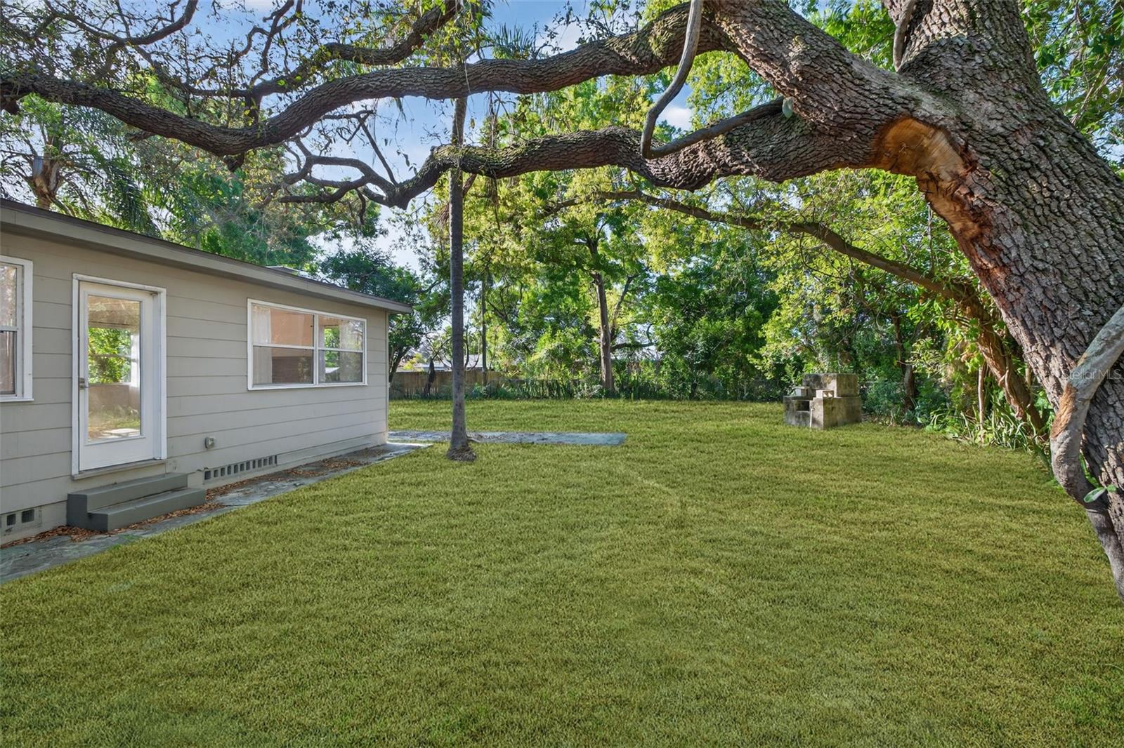 Image 22 of 28 For 1623 Dartmouth Street