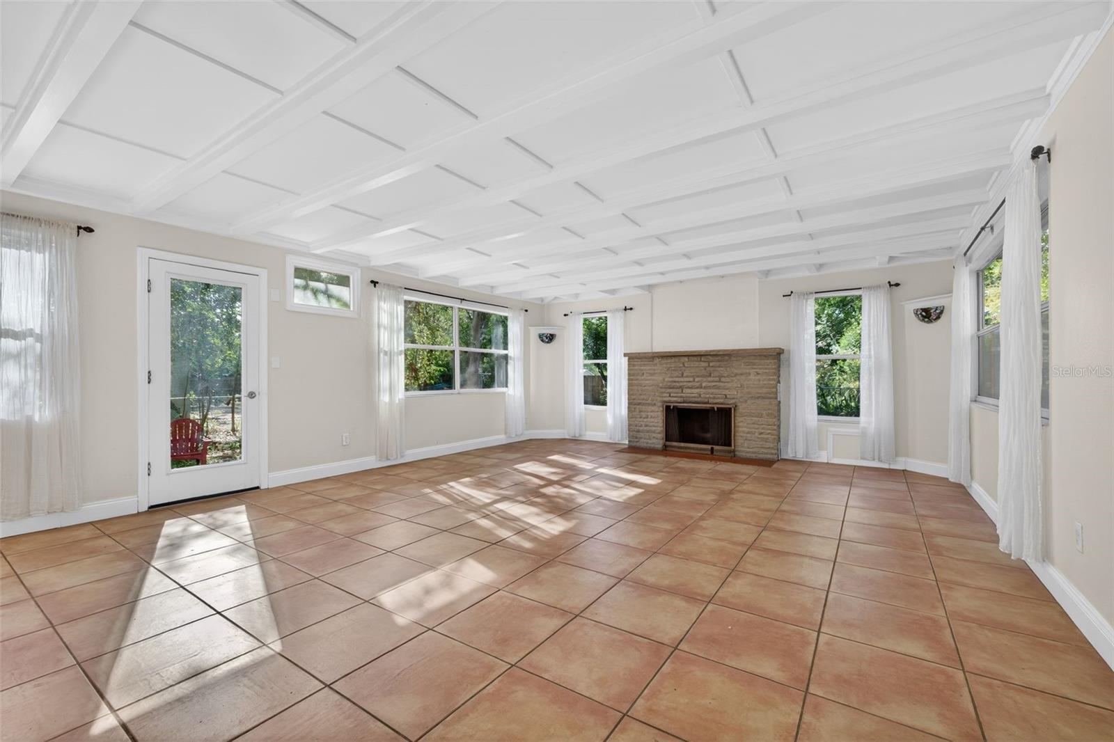 Image 4 of 28 For 1623 Dartmouth Street