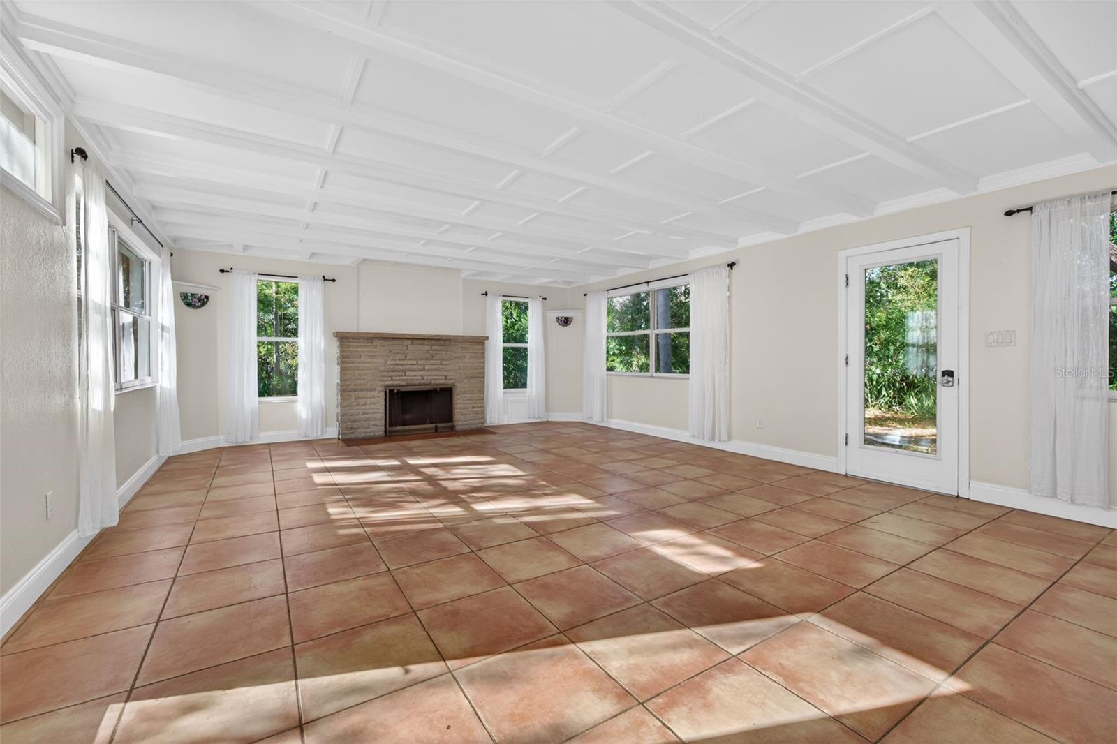 Image 5 of 28 For 1623 Dartmouth Street