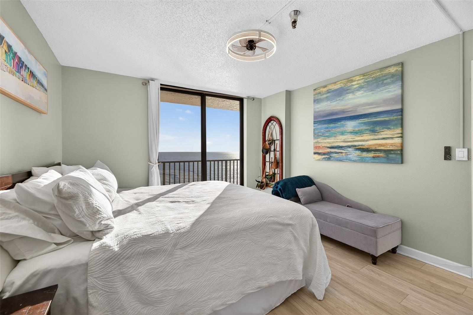 Image 19 of 43 For 15316 Gulf Boulevard 903