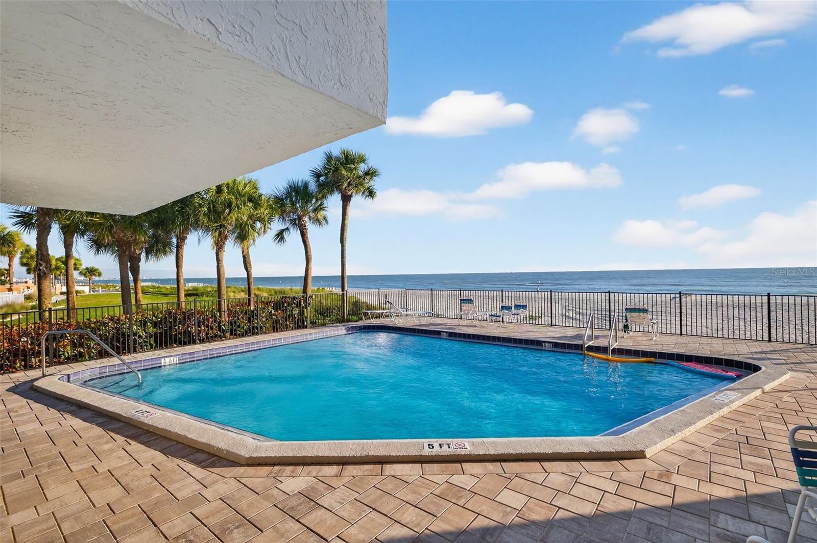 Image 30 of 43 For 15316 Gulf Boulevard 903