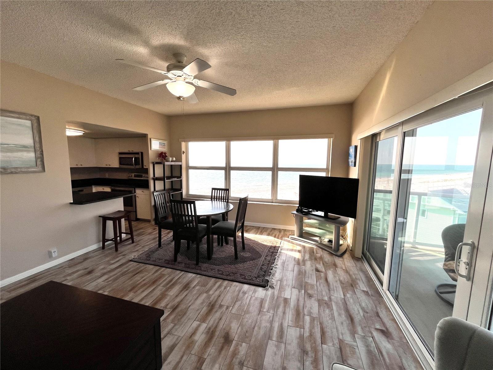 Image 21 of 80 For 880 Mandalay Avenue N414