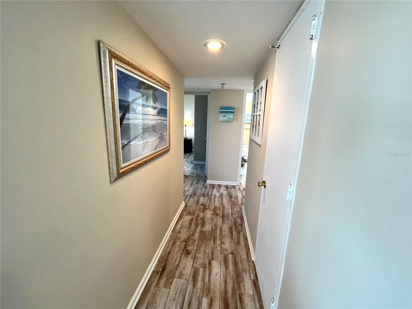 Image 33 of 80 For 880 Mandalay Avenue N414