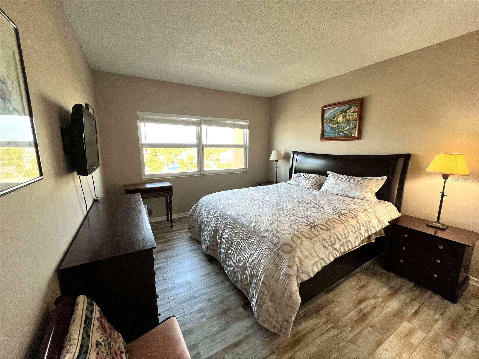 Image 35 of 80 For 880 Mandalay Avenue N414