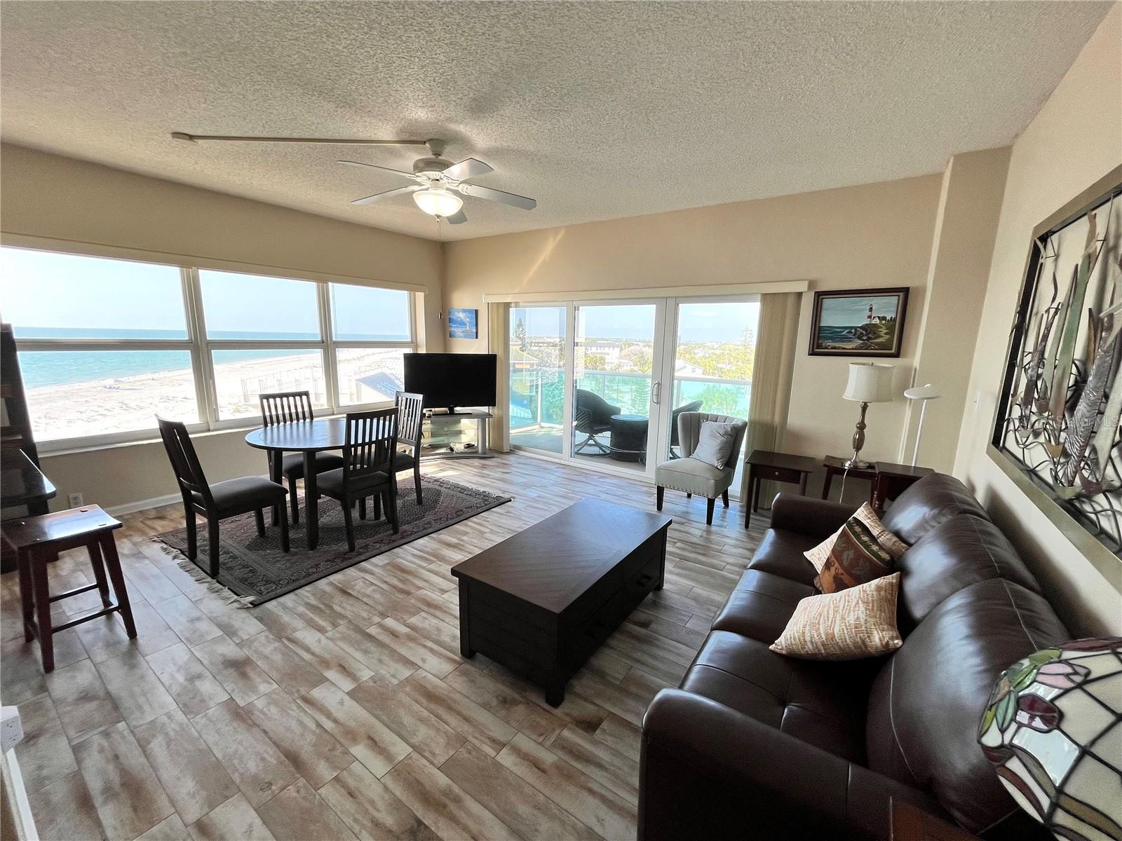 Image 4 of 80 For 880 Mandalay Avenue N414