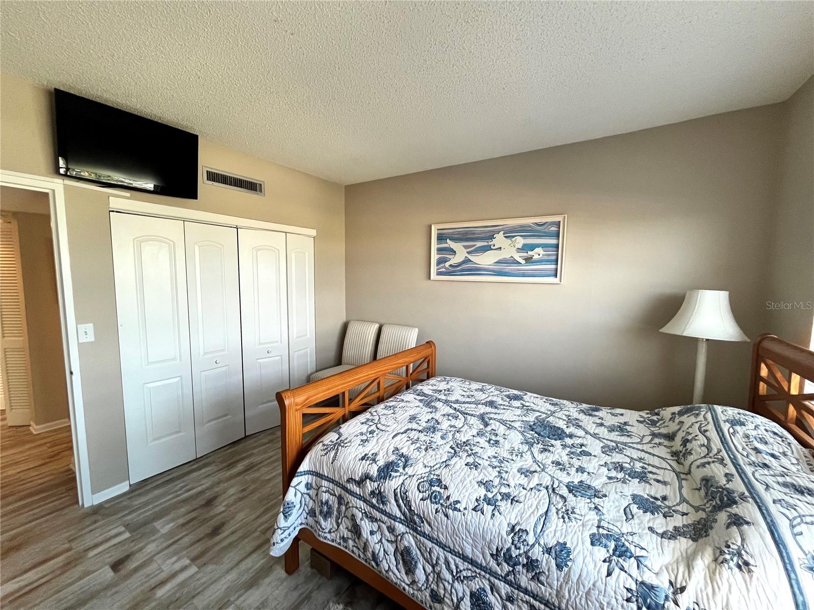 Image 45 of 80 For 880 Mandalay Avenue N414