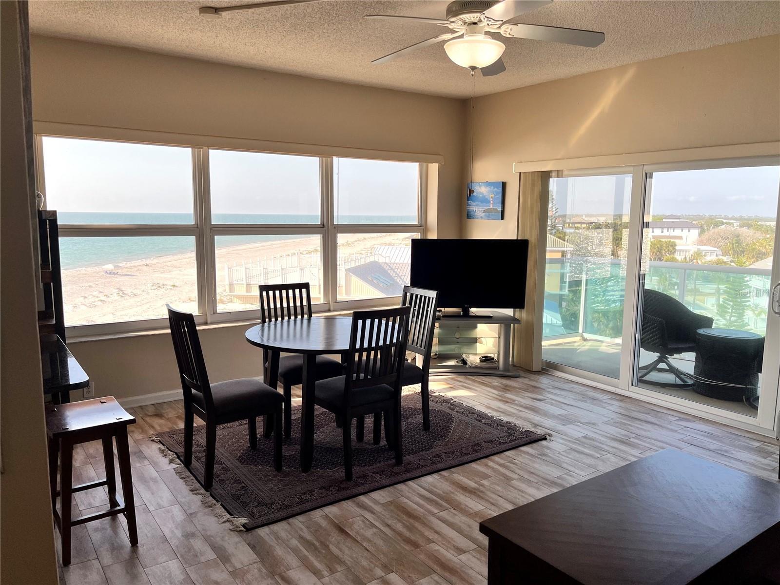 Image 5 of 80 For 880 Mandalay Avenue N414