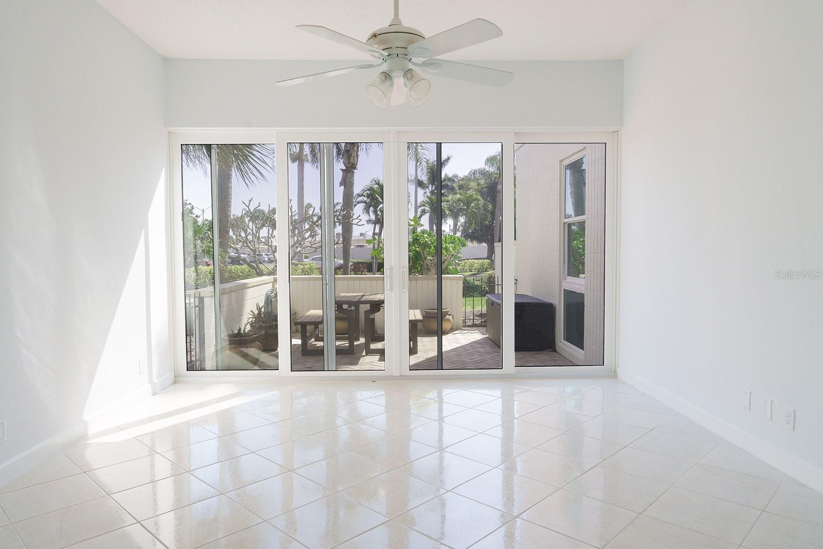 Image 11 of 42 For 7400 Sun Island Drive S 111