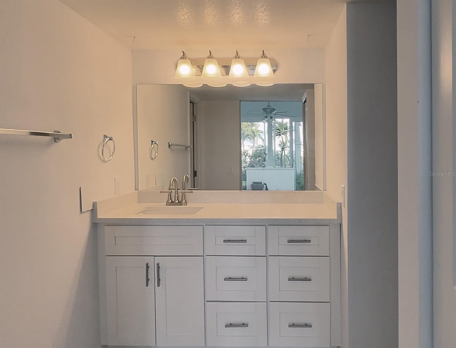 Image 13 of 42 For 7400 Sun Island Drive S 111