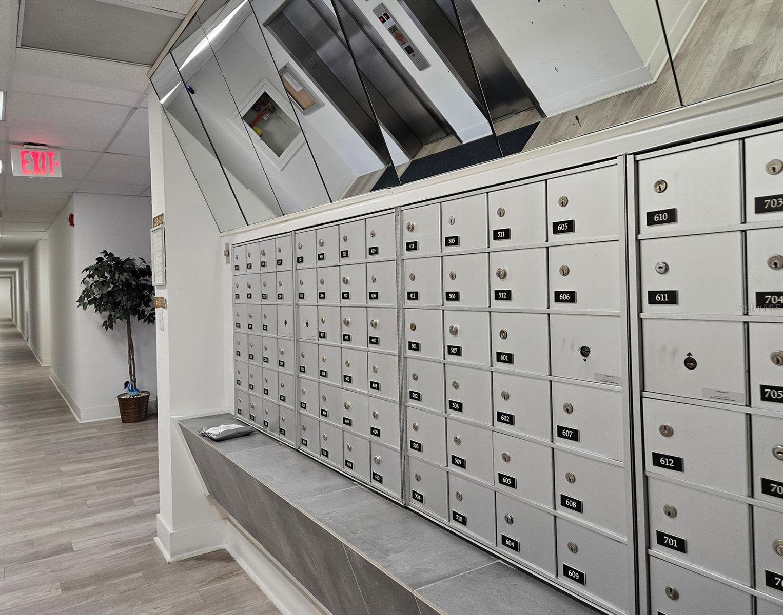 Image 32 of 42 For 7400 Sun Island Drive S 111