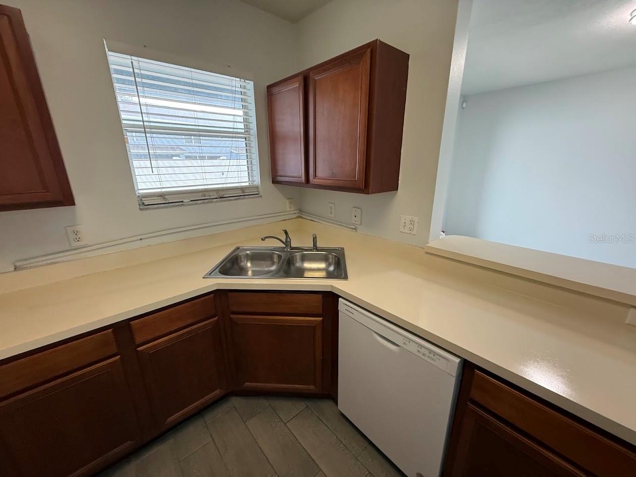 Listing photo id 8 for 1567 Blue Magnolia Road